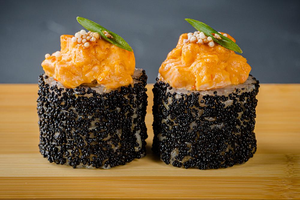 Запеченный ролл с лососем