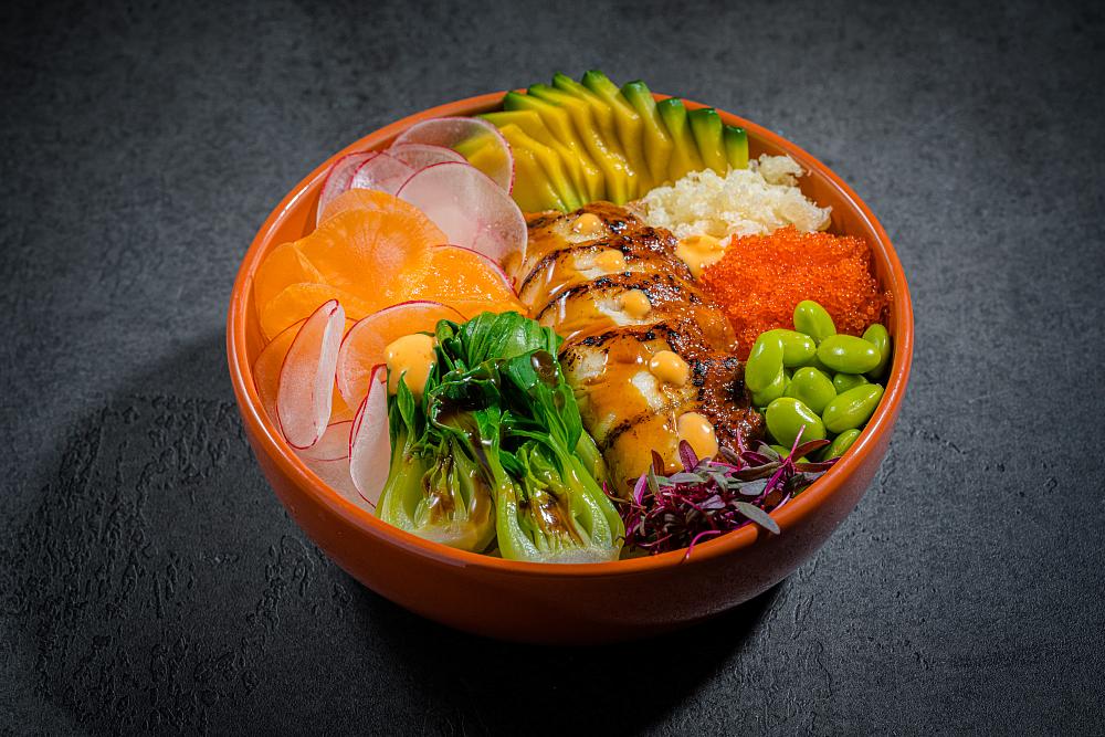 Поке с копченым угрем