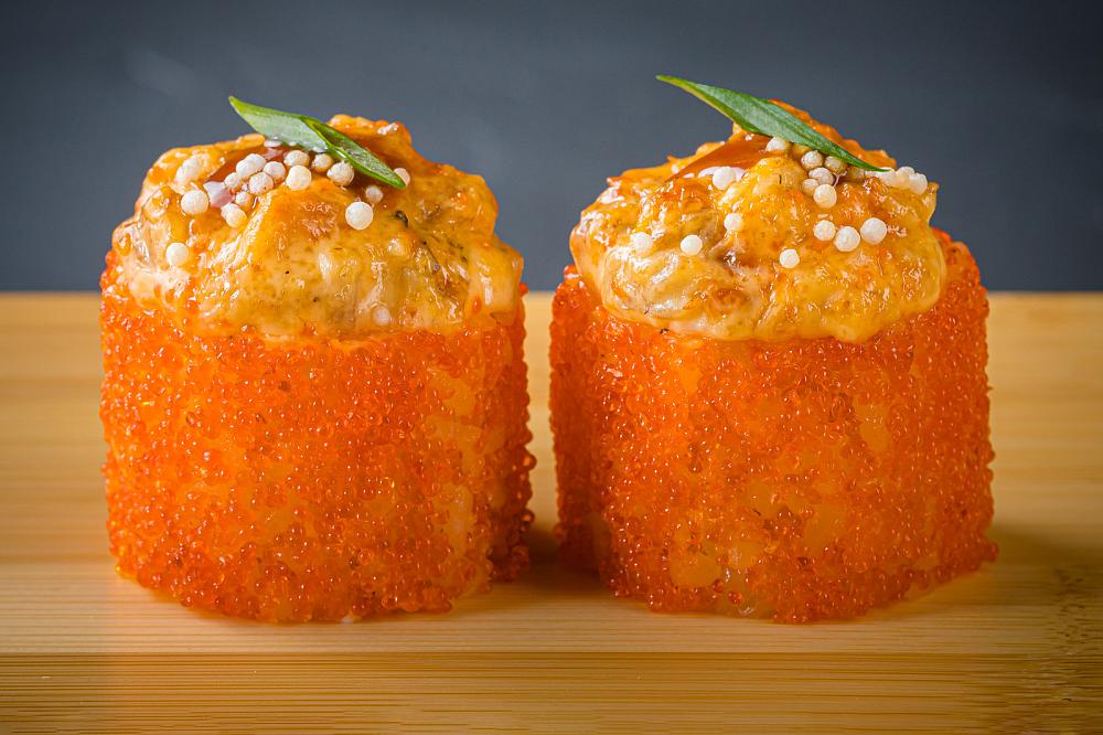 Запеченный ролл с копченым угрем