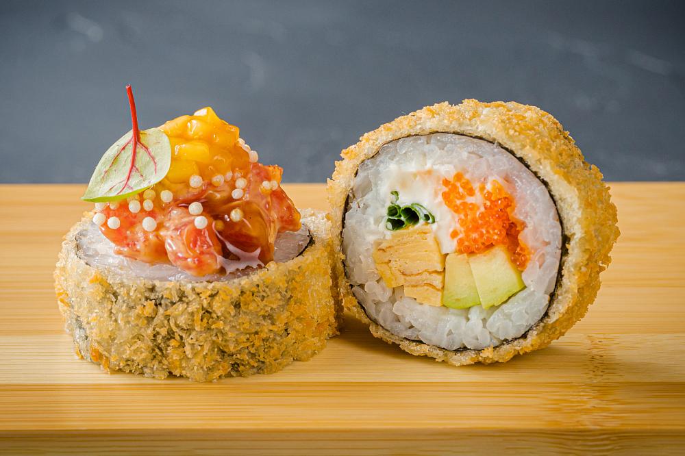 Жареный ролл с тунцом